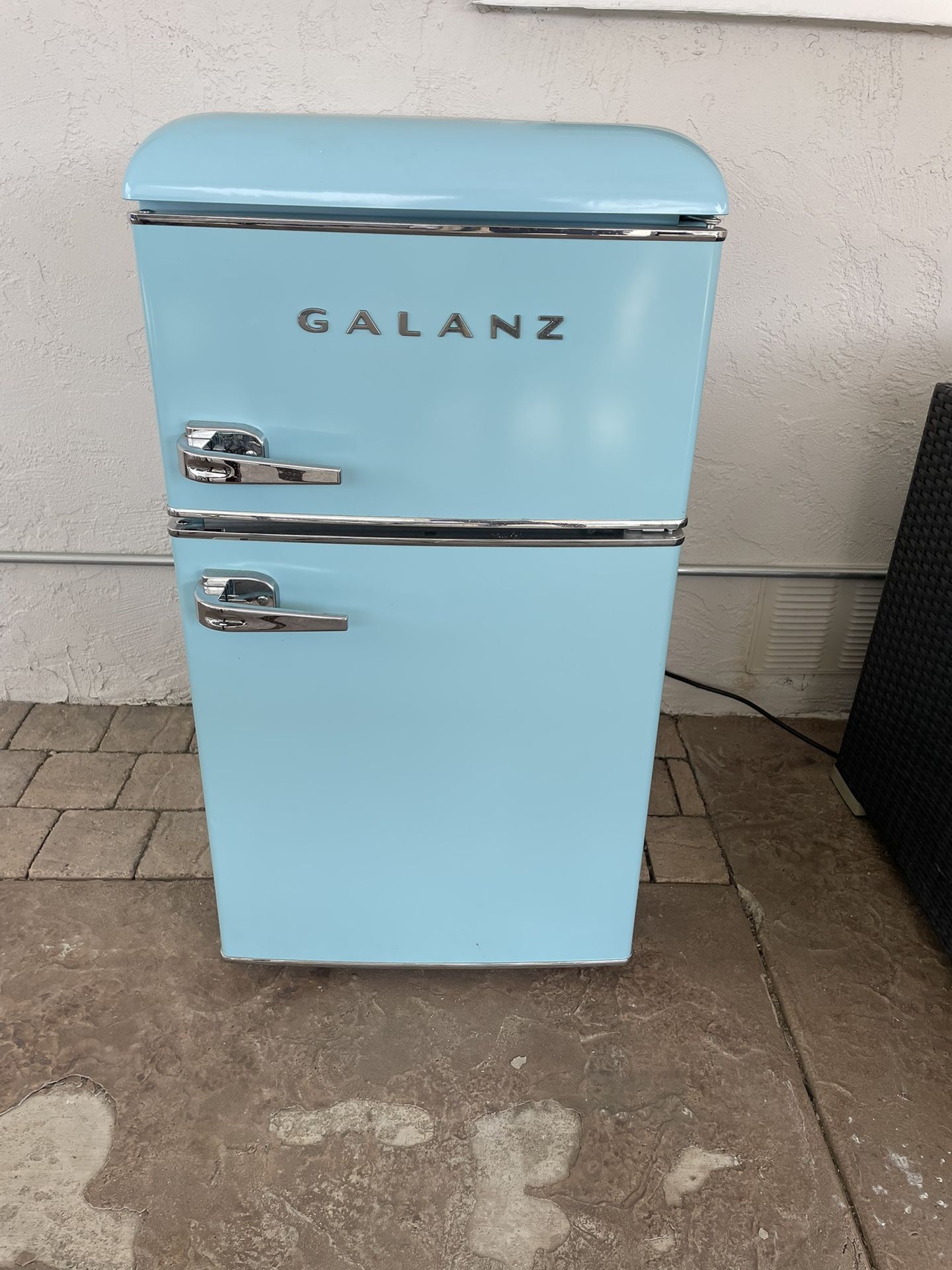 Galanz mini fridge - FREE