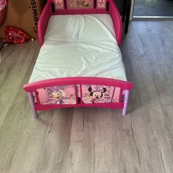 Minnie Mouse bed & mattress