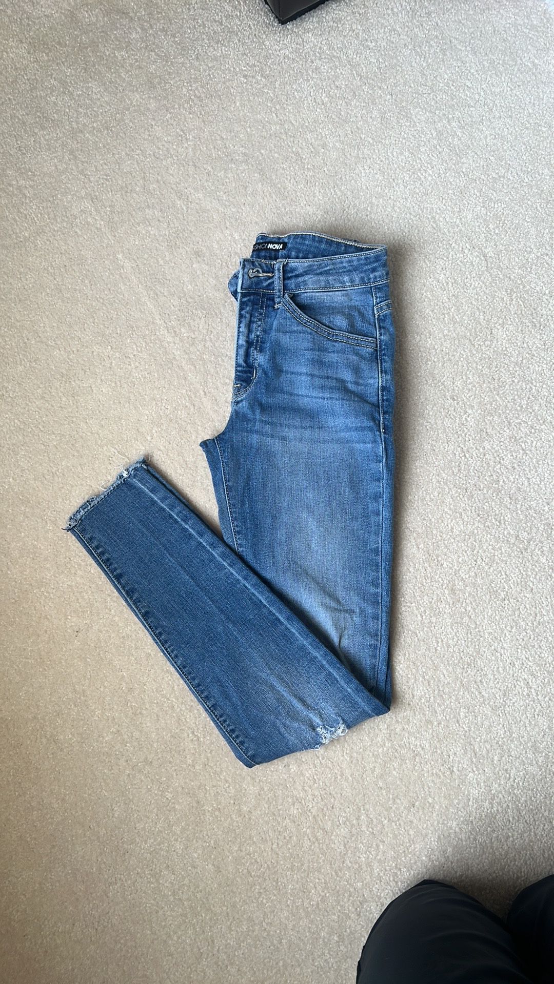 Fashion Nova Jeans (size 1 Jr)