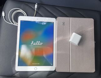 Apple iPad with Speck Case and Charger