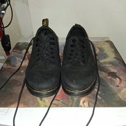 Doc Martens Lowtops.