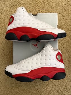 Size 9.5 (Used condition, damaged box) - Air Jordan 13 retro Chicago cherry
