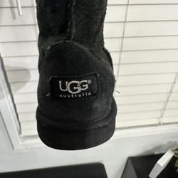 Woman’s size 7 UGG Australia boots
