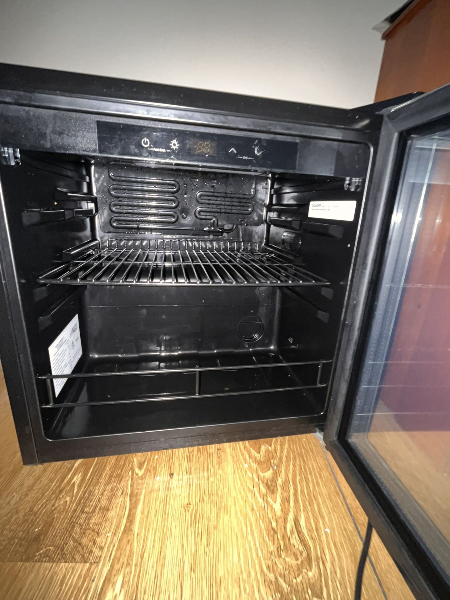 Arctic King Glass Door Mini Fridge – 48-can Beverage Cooler