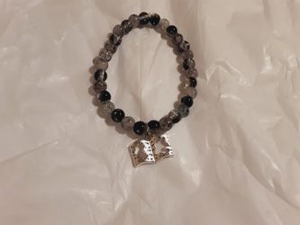 Glass bead bracelet