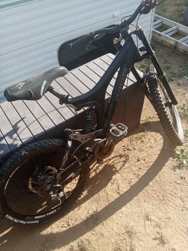 Downhill Mountain Bike