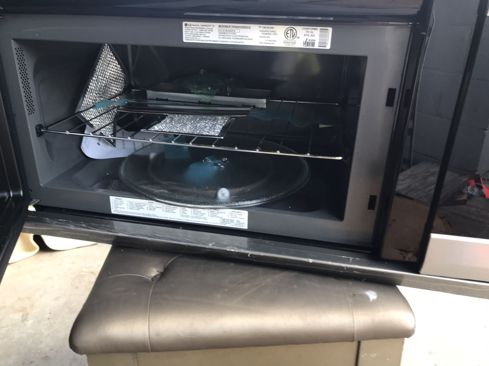Brand New Microwave Oven