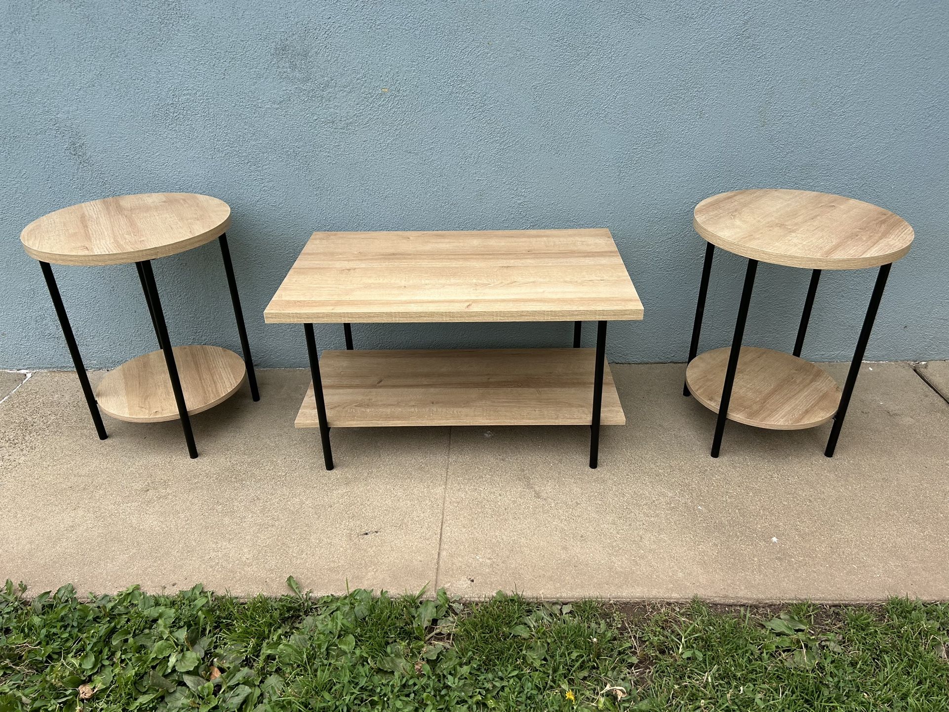 Coffee Table W/matching Side Tables