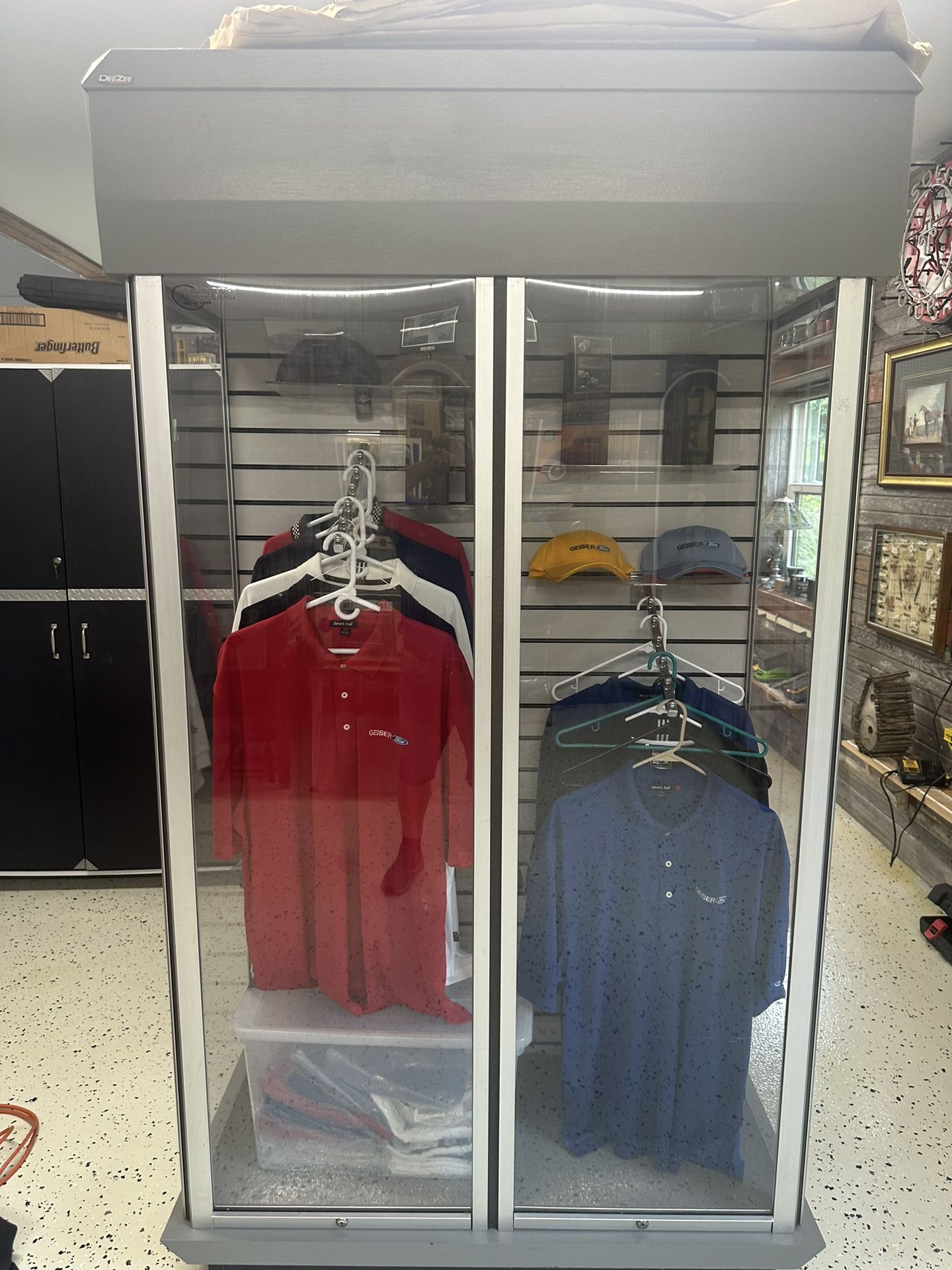 Display Cabinet/Case