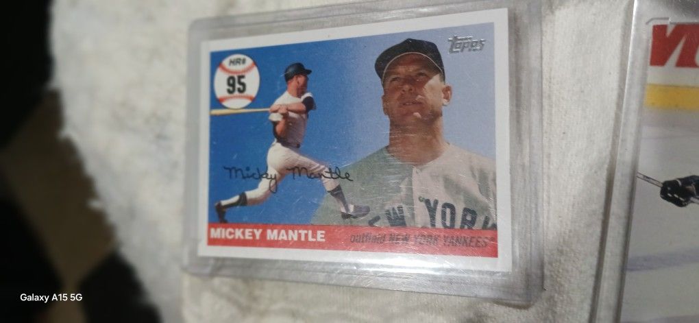 2 Mickey Mantle Cards