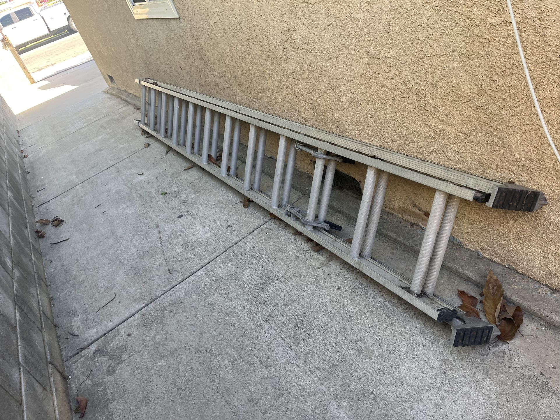 Fiberglass 24 Feet Ladder