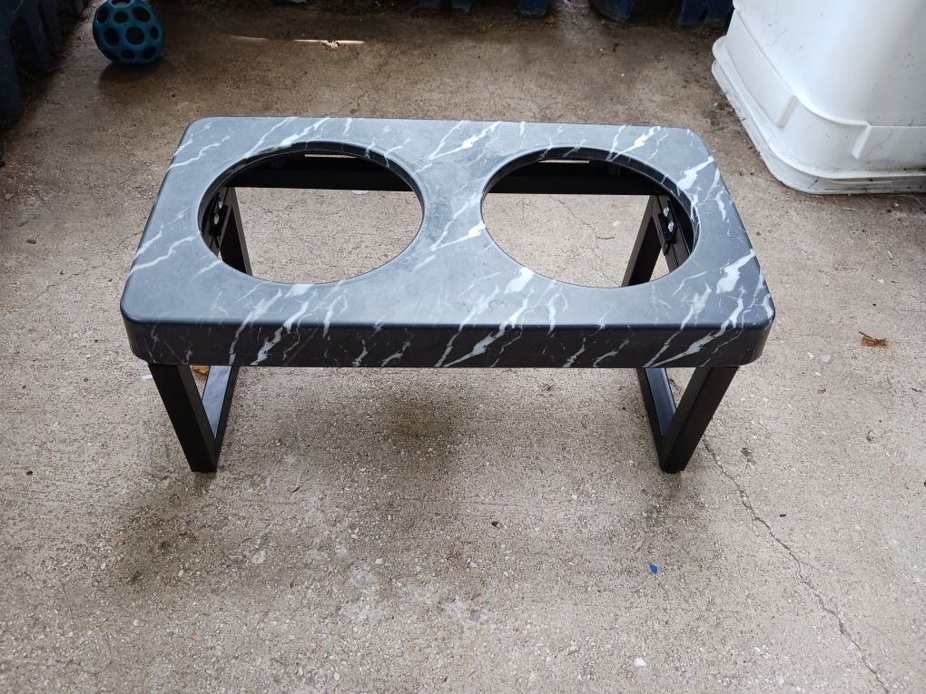 Dog Or Cat Food Holder