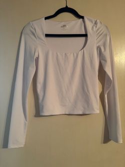 White long sleeve crop top