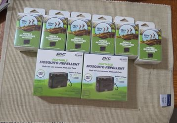 PIC Portable Mosquito Botanical Repellent Devices And Six Refills
