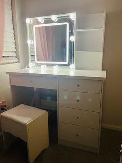 5 Drawers White Vanity With Stool