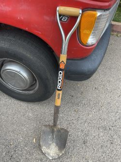 RIDGID D-handle round point shovel.
