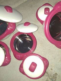 Set of tupperware
