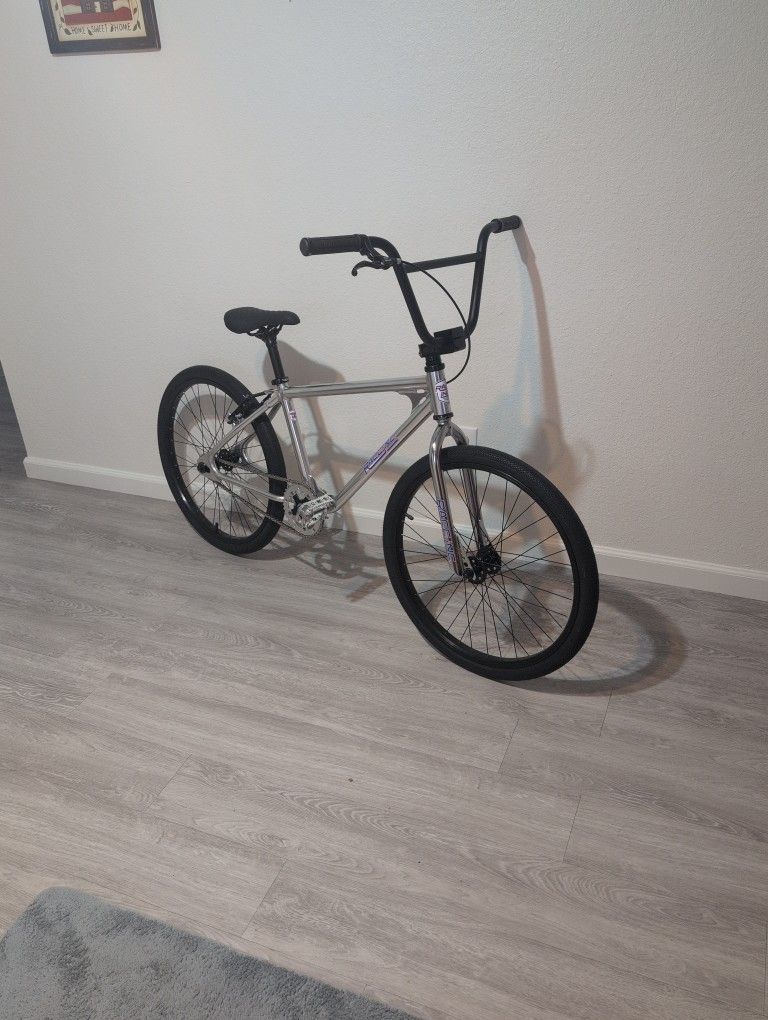 RACE INC 24 BMX Cruiser