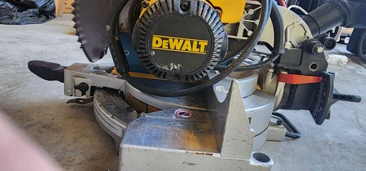 DEWALT Chop saw