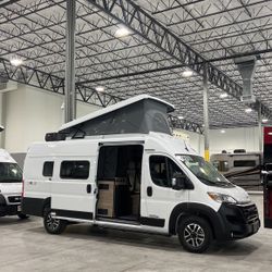 2023 Winnebago Solis Px 