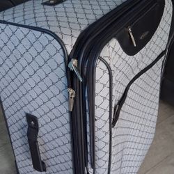 Travel suitcases 29"