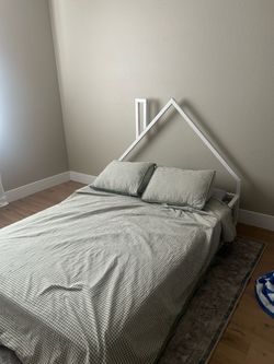 Full bed frame