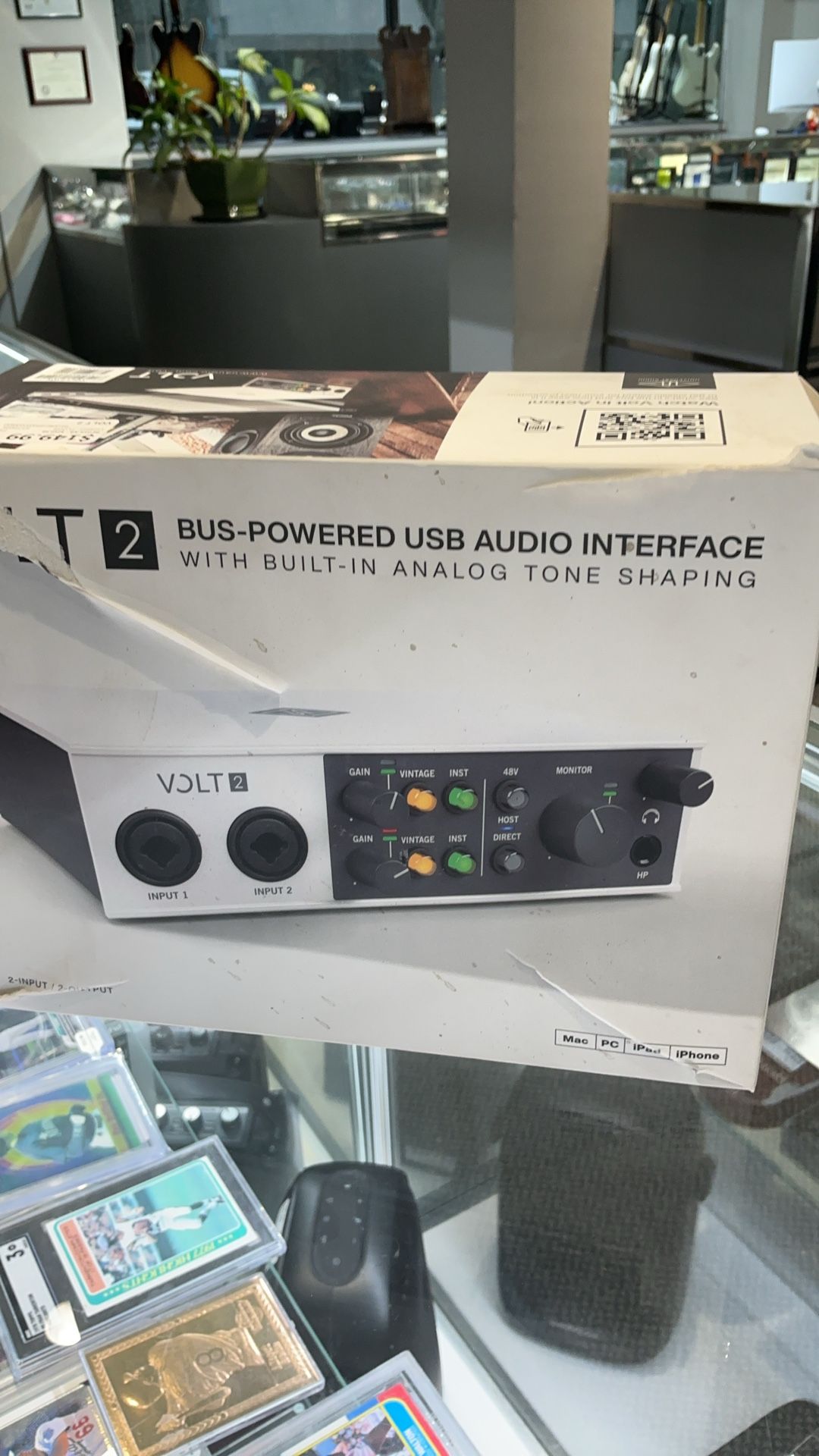 Fly 2 Bus-powered USB audio interface with built-in analog tone shaping with original box