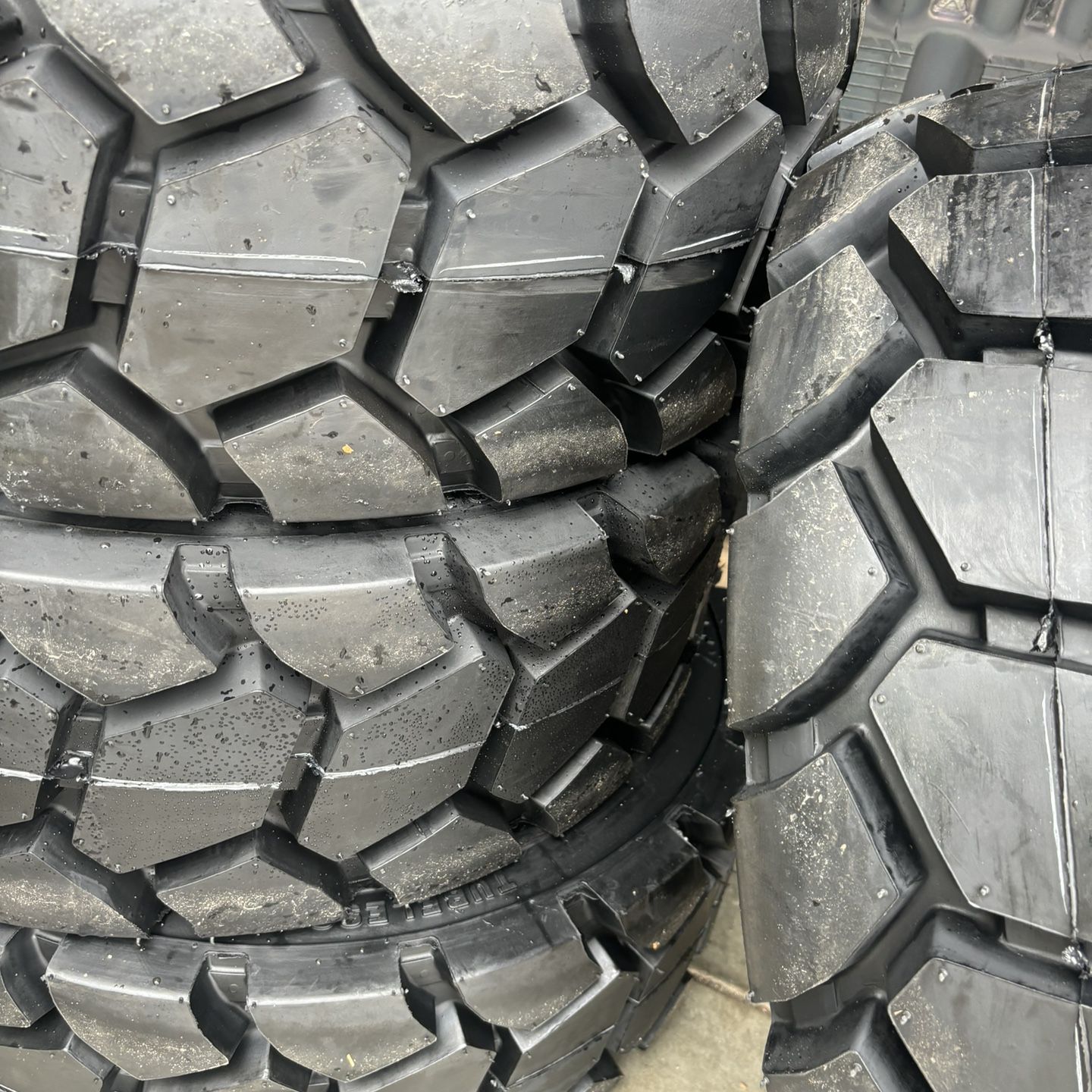 Set Of 4 Duromax Bobcat Tires 10x16.5 $950 