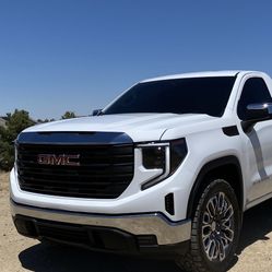 2023 GMC Sierra 1500 OEM Chrome Front Bumper w/o sensor holes