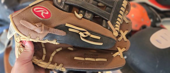 Baseball gloves