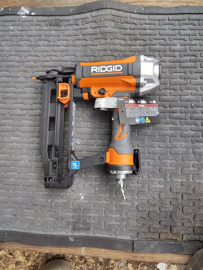 16 GA Straight Nail Gun. New