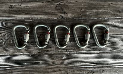 Petzl attache Screwgate Locking Carabiners