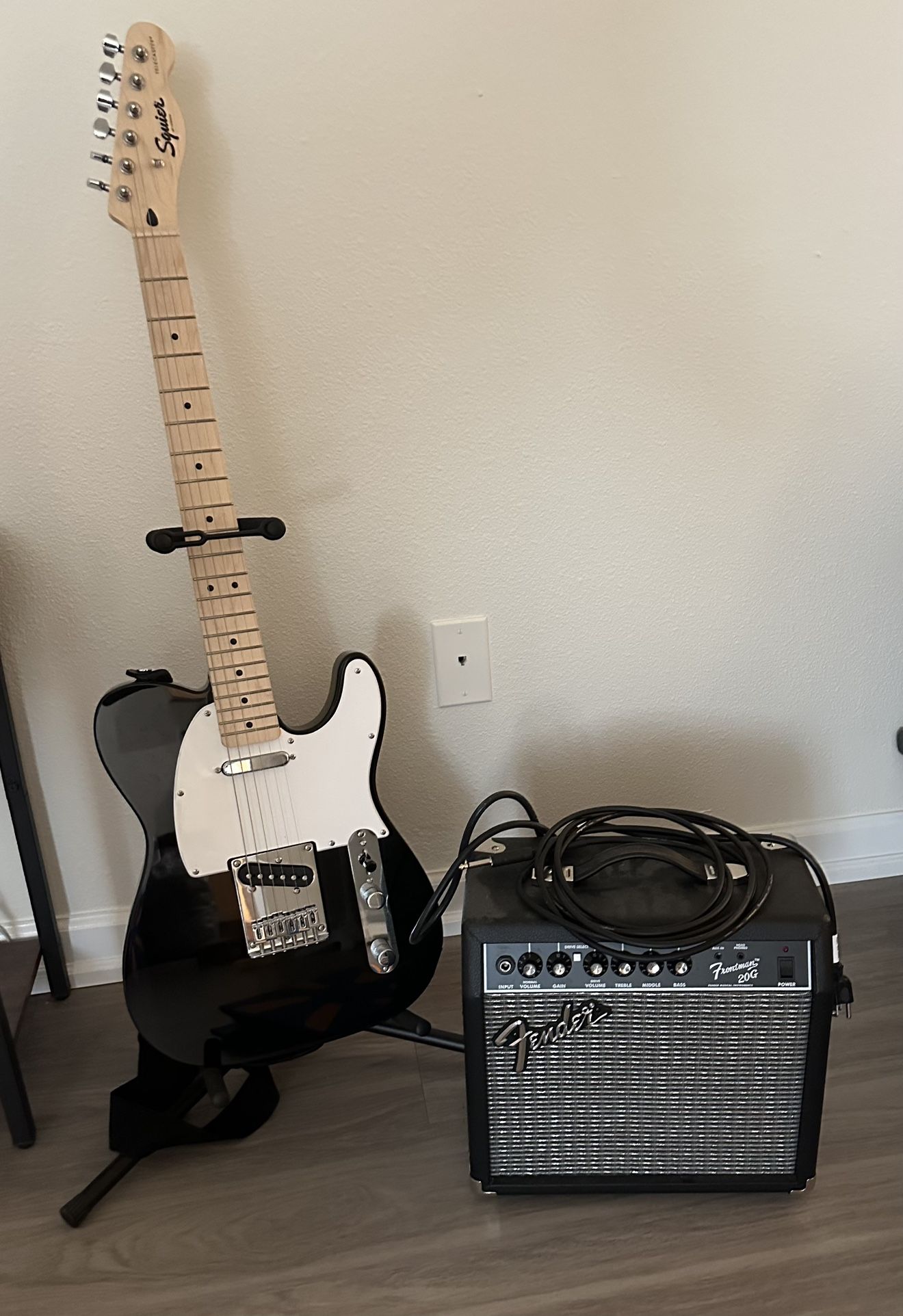Squire Electric Guitar + Carry Bag + Stand + Amp