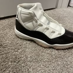 Air Jordan 11 Neapolitan 