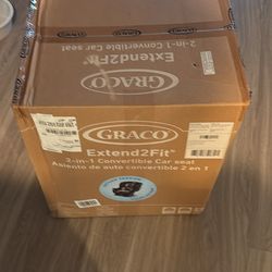 “Graco extend to fit” 2 n 1 convertible car seat