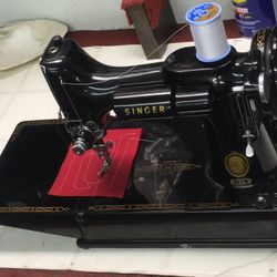 Singer Featherweight Sewing Machine