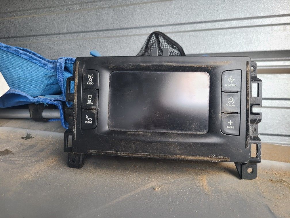2015-17 Chrysler Stock Stereo