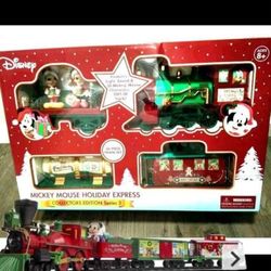 Mickey Mouse Express Ready-to-Play Set, Battery-powered Model Train with Remote