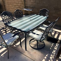 Outdoor Table And Chairs: Metal And Glass 