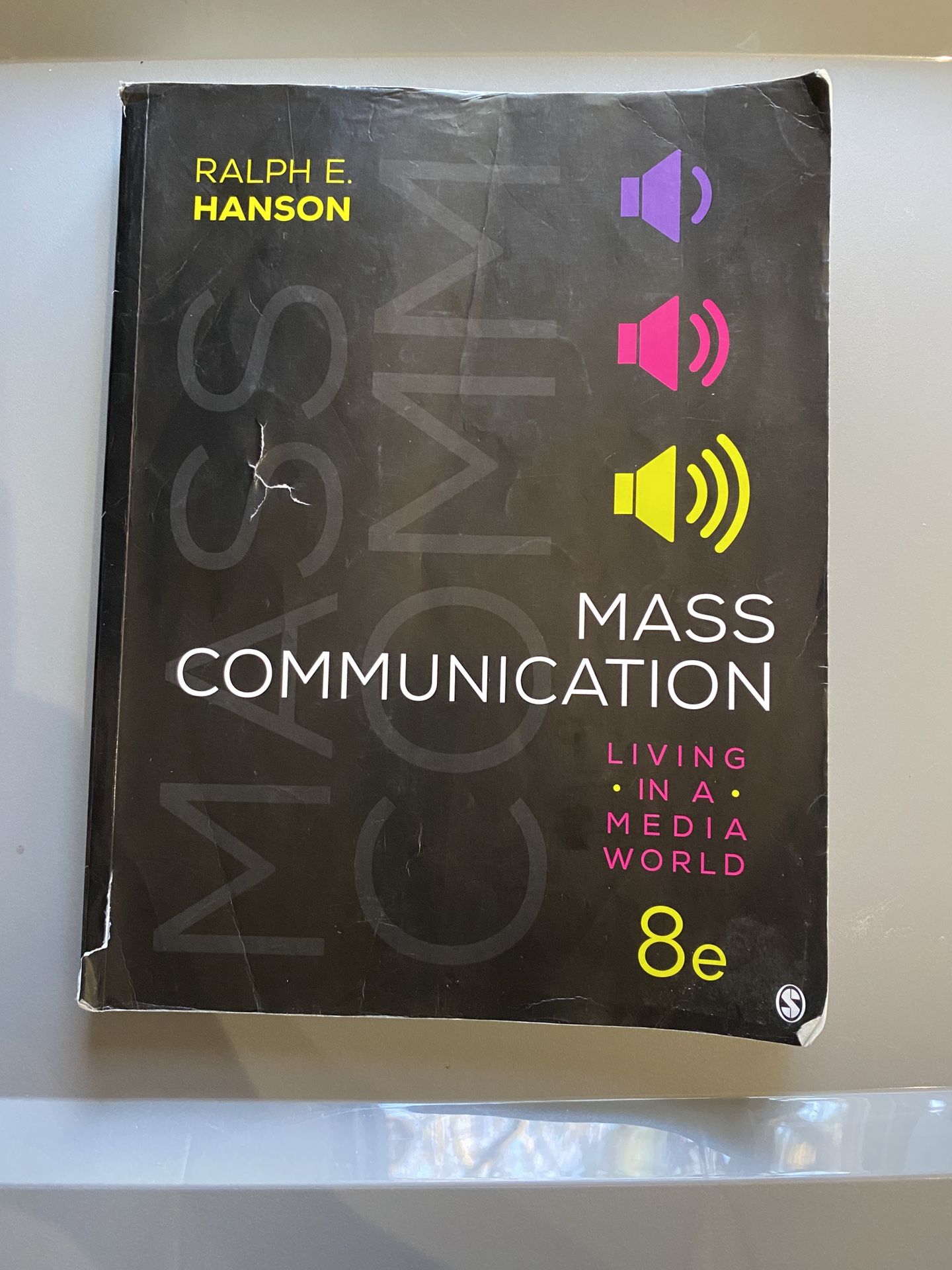 Mass Communication: Living in a Media World - Paperback - Acceptable