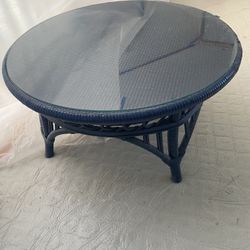 Round Blue Wicker Coffee Tabel With Glass Top