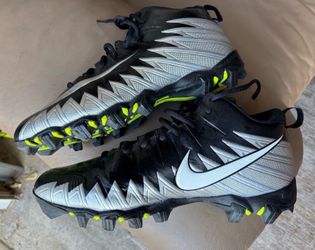 Nike football cleats 10.5