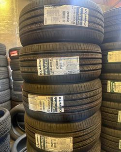 235/40ZR18 Set Of 4 Kumho Majesty 9 New Tires