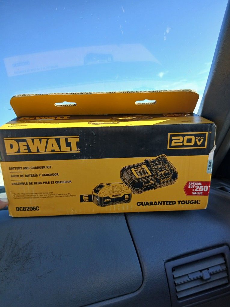 BRAND NEW! Dewalt 6AH Battery And Charger