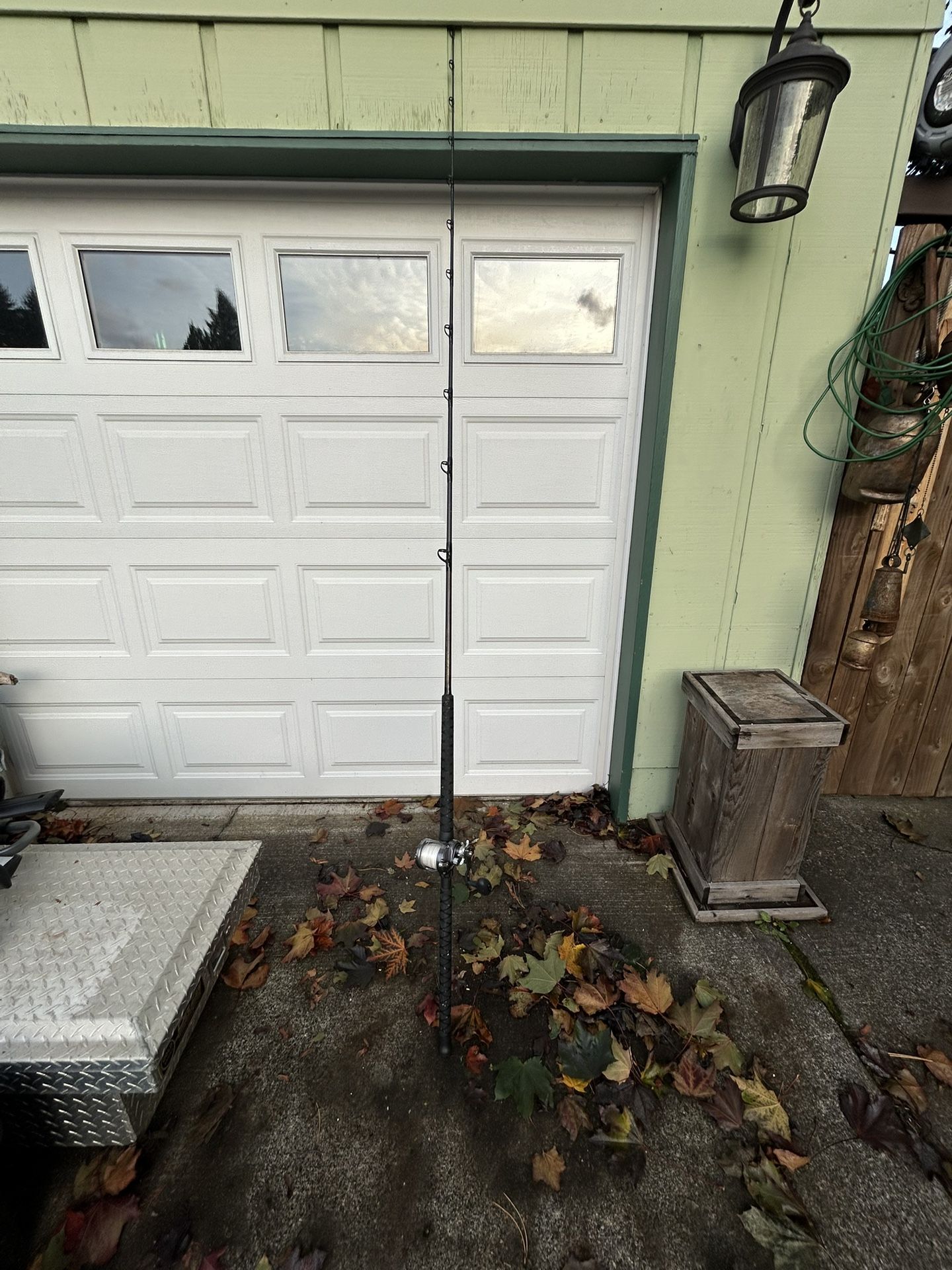 Avet MLX Star reel and Graftech GOH - 83 H rod - good condition. Rod has a 40-50 lb. Rating and is 8‘3“ long. A friend left this for me who used it o