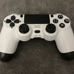 White ps4 controller