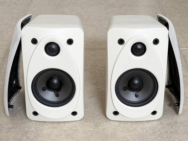 Polk Audio RM2300 Satellite Speakers with Wall / Ceiling Mount