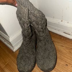 Women size 11 Uggs