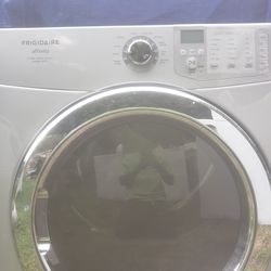 Super capacity frigidaire dryer