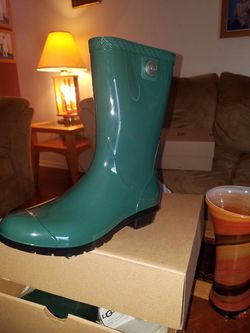 Women Ugg rain boots women size 8 for sale